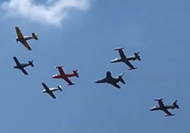 paolo78350349's tweet photo. #Oggi al #61Stormo aeroporto militare "F. Cesari" di #Lecce dell' #aeronauticamilitare festeggiati il #75esimo anniversario della costituzione della scuola di volo #salentina. https://t.co/jhSUBelO8R