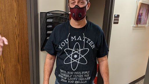 @UABCDIB is enstating 'Nerdy Science T-shirt' Fridays. Our chair is leading the way. Tag us with your nerdiest science T-shirts! #ScienceTwitter #NerdyTShirtFriday @bnlasse @constanza343 @mattheyseslab
