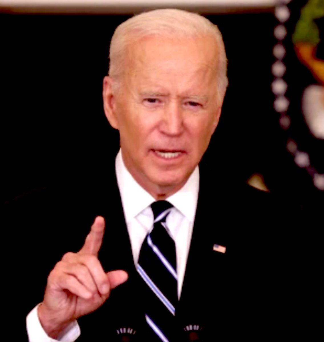 MMFlint's tweet image. Mr. Biden, you just ended one endless war, only to find yourself in a 2nd endless war — a war that has already killed 675,000 Americans. The Covid War. Yesterday u said you’re ending that one too. Mandatory vaccinations! YES! The unvaccinated are killing us. BRAVO, Mr. President!