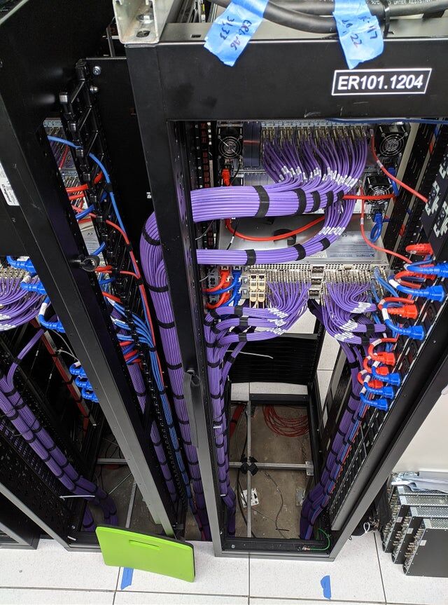Serverdiskdrive's tweet image. Cable management  can be so satisfying!
 #datacenter #storage #bigdata #cloudstorage #thecloud #cloudserver #datacentre #cloudcomputing #cloudmigration #server #serverroom #servers #database #serveradmin #sysadmin #technology #tech #DELLEMC #WINDOWSSERVER #WINDOWS #INTEL