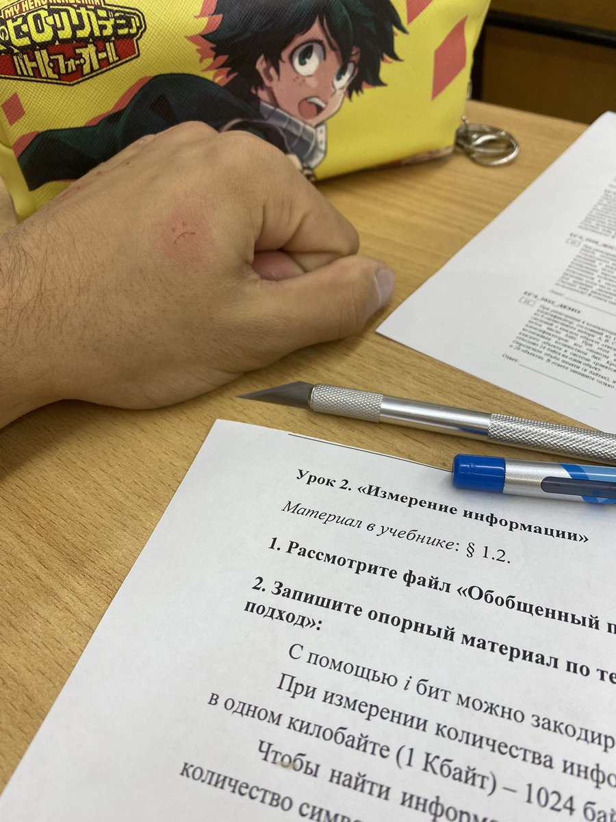 kr4b0che1's tweet photo. Папа говорит где же он так нагрешил что у него такой сын( с длинными волосами крашеными( это он ещё не видел маникюр и то что на фото))
А как у вас дела?) https://t.co/MAXm2YcmEe