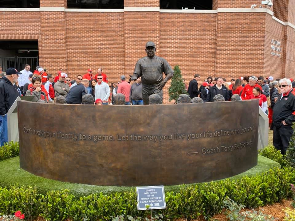 ULDiamondClub's tweet image. Today would have been Coach Robe's 60th birthday. Happy birthday in heaven Coach, you are loved and missed!
#GeauxCajuns
#CoachRobe
#Forever36