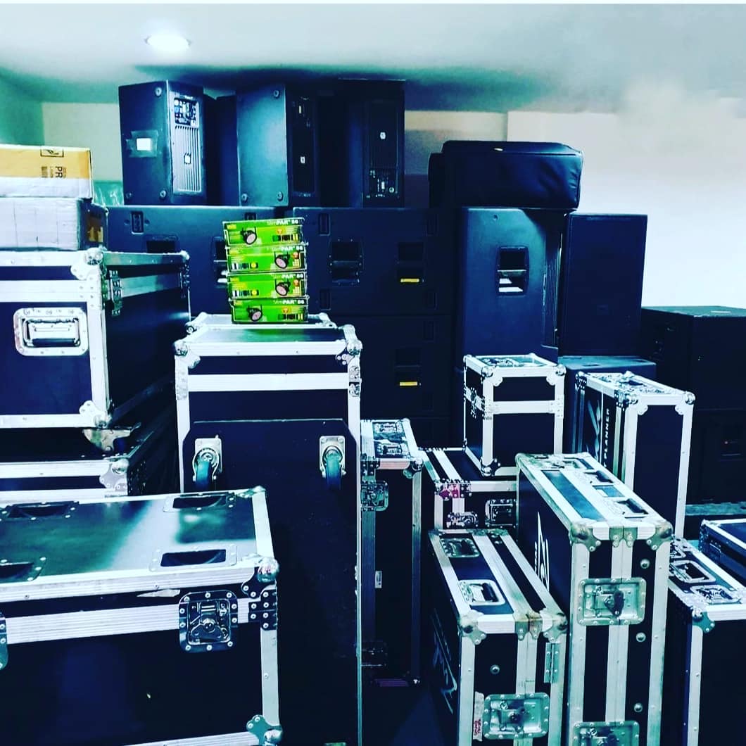 ZeroloPlanner's tweet photo. Somos tu mejor opción porque no subcontratamos, tenemos todo lo que necesitas para realizar tu evento
Agenda una cita sin compromiso
#toldos #pistaled #MueblesLed #sonidoprofesional #iluminacion #BarrasLed #Musica #tarima #WeddingPlanner #ZeroloPlanner https://t.co/ekegpCE2yu
