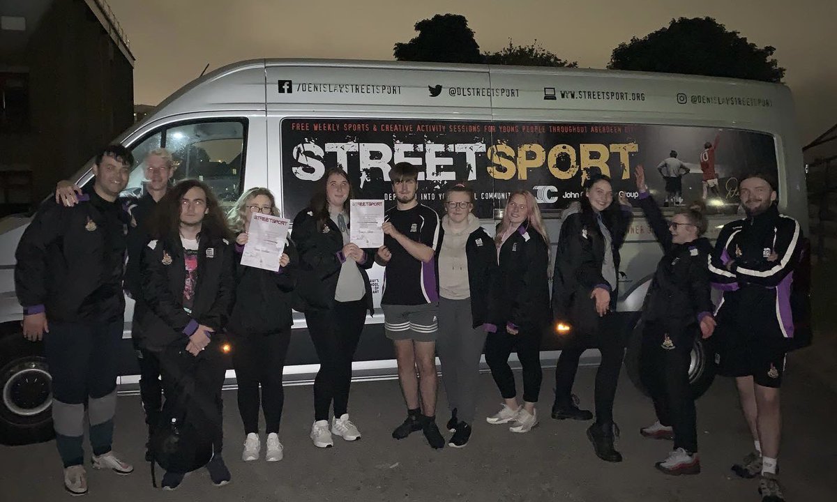 Congratulations to our latest young volunteers, Stacie and Neave, who have clocked up 50 hours of volunteering!

They’re also members of our newly established Youth Forum and collected their certificates at last Friday’s #Streetsport session 🙌

#DenisLawLegacyTrust #YesBallGames