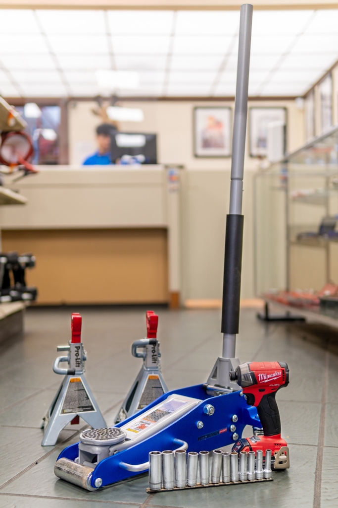 Happy Friday! Need a tool for your weekend job? Stop by and see what you can find at a great price! 
.
.
.
#MMPawn #ToolTime #PawnShopFinds #PawnShop #SmallBusiness #MechanicTools #HomeImprovment #ToolLoan #941Loans #941Shopping #CarTools #MilwaukeeTools #ToolLover
