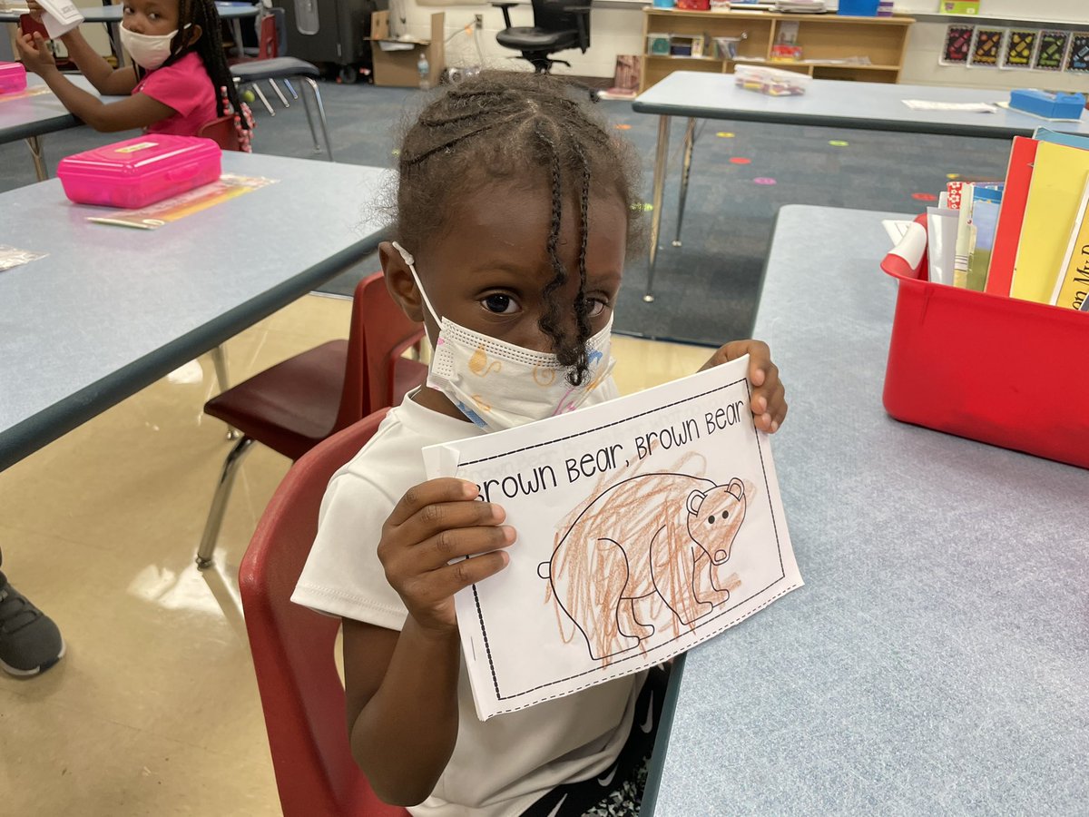 JamesRLowell51's tweet image. Kindergarten is busy reading their Brown Bear books to Principal Lumbley. @LumbleyPat @IPSTZ @DrNHenderson @DrWarrenMorgan @AleesiaLJohnson @brynn_kardash @jessdave5 @IPSSchools