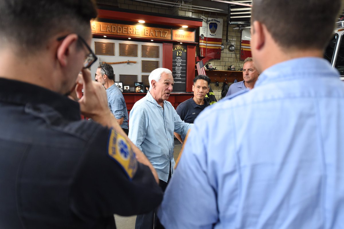 FDNY's tweet image. Thank you former New York Mets players John Franco, Al Leiter, Todd Zeile and former Mets manager Bobby Valentine for visiting FDNY #Engine3 #Ladder12 #Battalion7, continuing the tradition of visiting a firehouse around the anniversary of September 11. (Photo Credit: @Mets)