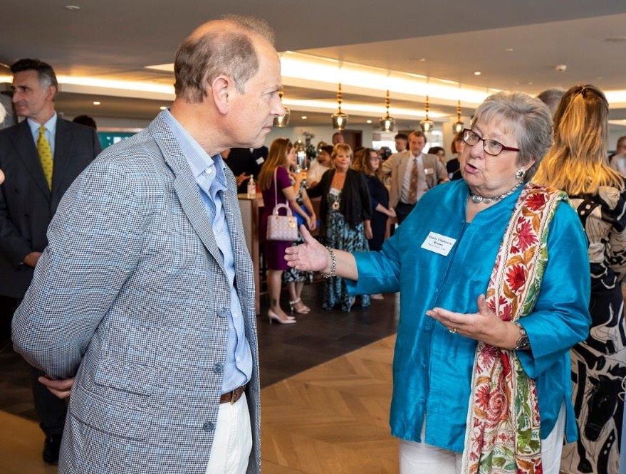 <a href="/pilgrimhearts/">Pilgrim Hearts Trust</a> Director, Elaine Chalmers-Brown met <a href="/EdwardHRH/">Prince Edward</a> at a <a href="/berkshirecf/">Berkshire Community Foundation</a> event to thank #Bracknell #Homeless volunteers for their work in #pandemic