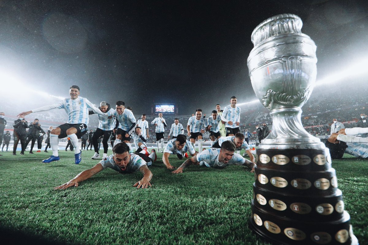 RodolfoDonofrio's tweet photo. Orgullo enorme que el Campeón de América haya jugado y festejado en el Monumental.
Con su capitán a la cabeza, nos emocionan.
Gracias por dar alegría en este momento tan difícil. https://t.co/gRr0LIUK0O