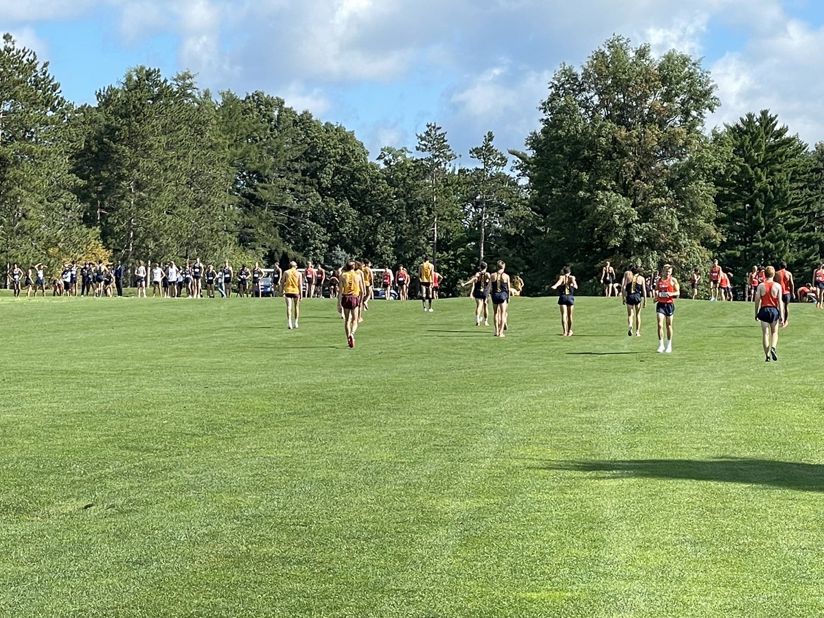 It’s a beautiful day at Penn State for the Harry Groves Spiked Shoe Invitational

Live Results: live.pttiming.com/XC-PTT.html?mi…