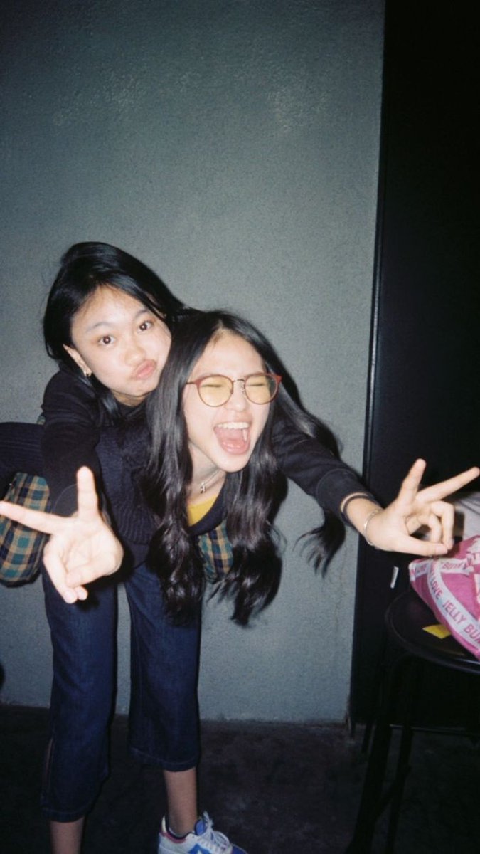 AnnetherzT's tweet photo. "Sahabat merupakan seorang makhluk yang menemani saat sedih, senang, dan bahagia, terkadang menyebalkan namun sangat dirindukan jika tak ada."

Ya GK?iya dong masa engga😂
#setiaitunyata #sahabattakakanpergi https://t.co/dtmTnEq3jr