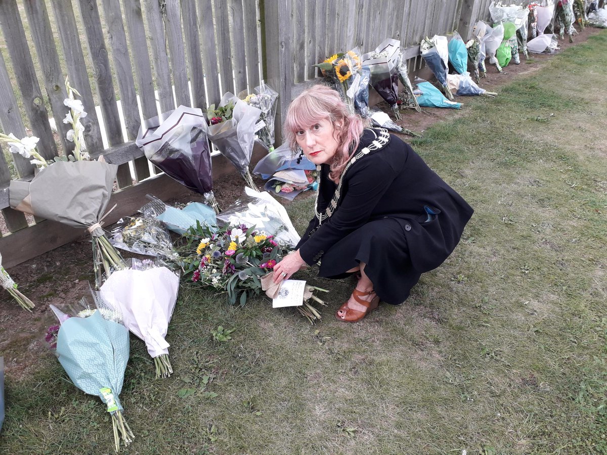 Rushcliffe's tweet image. Our Mayor @Sue_Mallender paid her respects today on behalf of the Council to Dylan Rich at @wbcoltsfc.
We join the club in their thoughts and prayers for Dylan and his family.
#RIPDylan