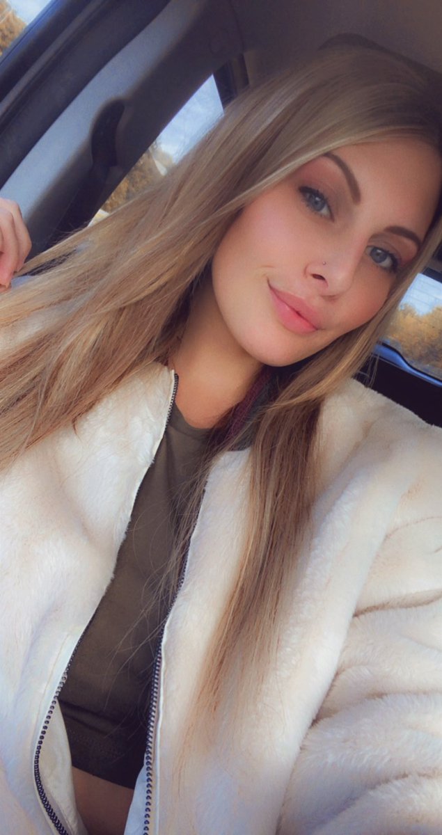 Ashlea_Walks's tweet photo. 🖤🤍 https://t.co/Qqc0YfC11S