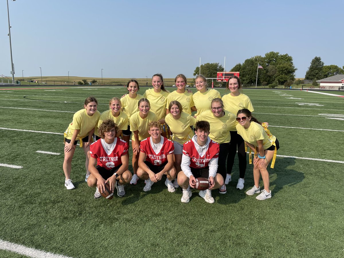 CoachKoenck's tweet image. 2021 Powder Puff Champions #Seniors #Homecoming
@TreynorNation @TreynorCSD