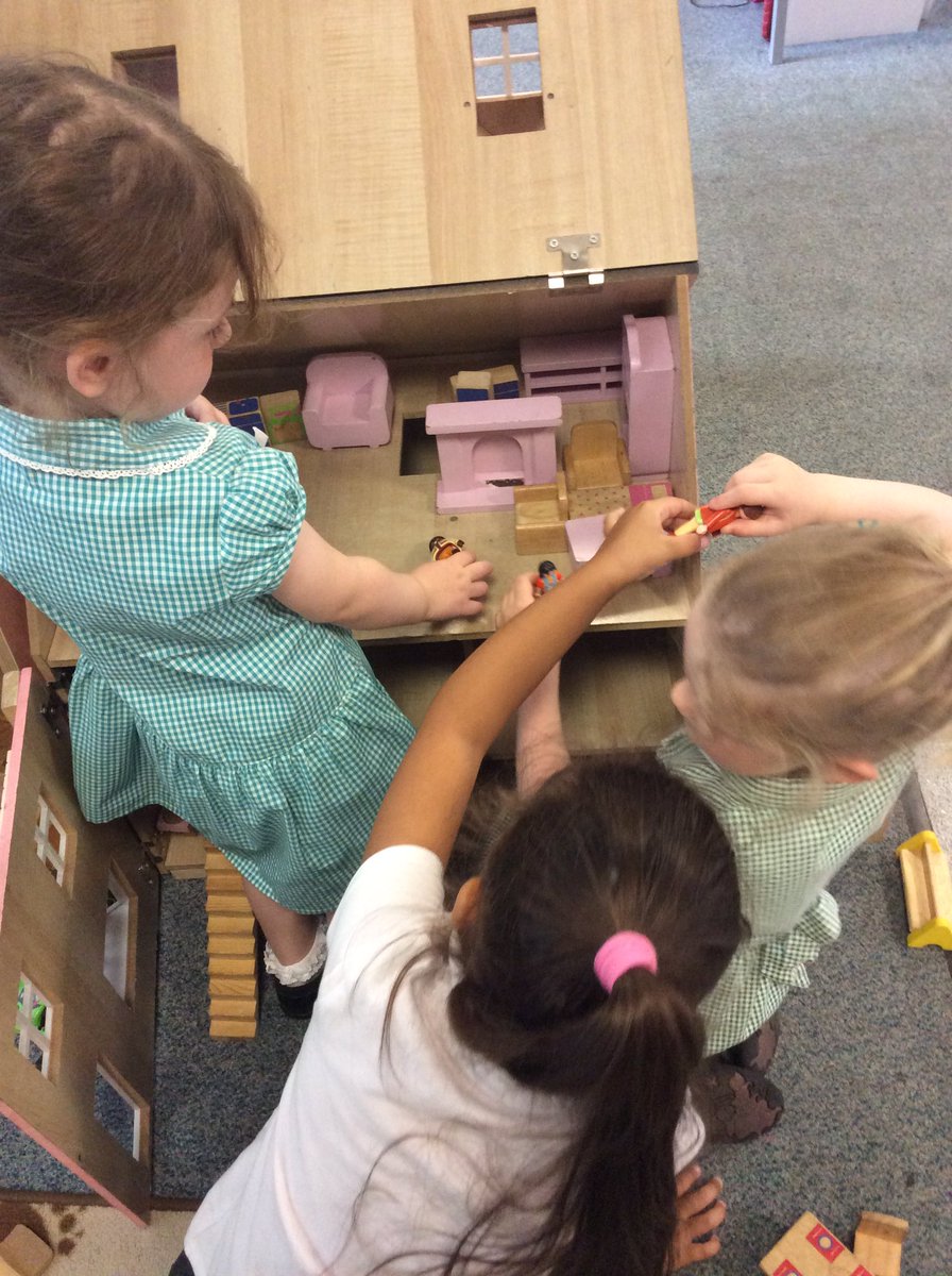 TheAntsClass's tweet photo. And just like that it’s September and we have some new little Ants! The children have all settled in brilliantly and have had lots of fun! We’ve been busy getting to know them and teaching them all the new routines and rules of school! https://t.co/IfIhZecuYq