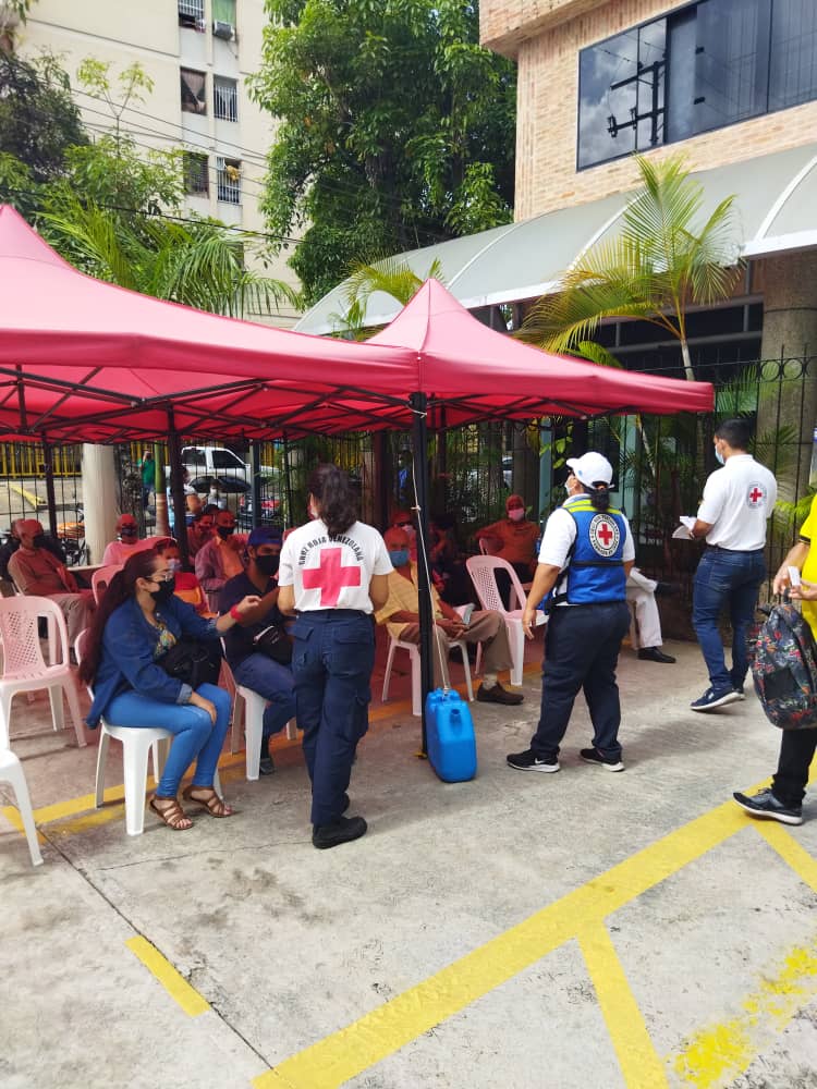 Ya iniciamos con la celebración por el dia mundial de los primeros auxilios🙌

Hoy sesiones educativas a los pacientes en sala de espera de nuestro hospital sobre:

🩹Primeros auxilios
💧 Inundaciones
👪Plan Familiar