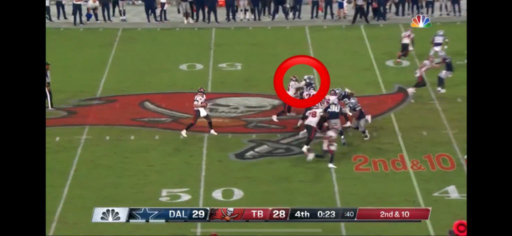 On the same play as the no PI call, guess the ref in the back can’t 👀 the illegal hands to the face either <a href="/1053SS/">Shan Shariff</a>  <a href="/clarencehilljr/">Clarence Hill Jr</a>