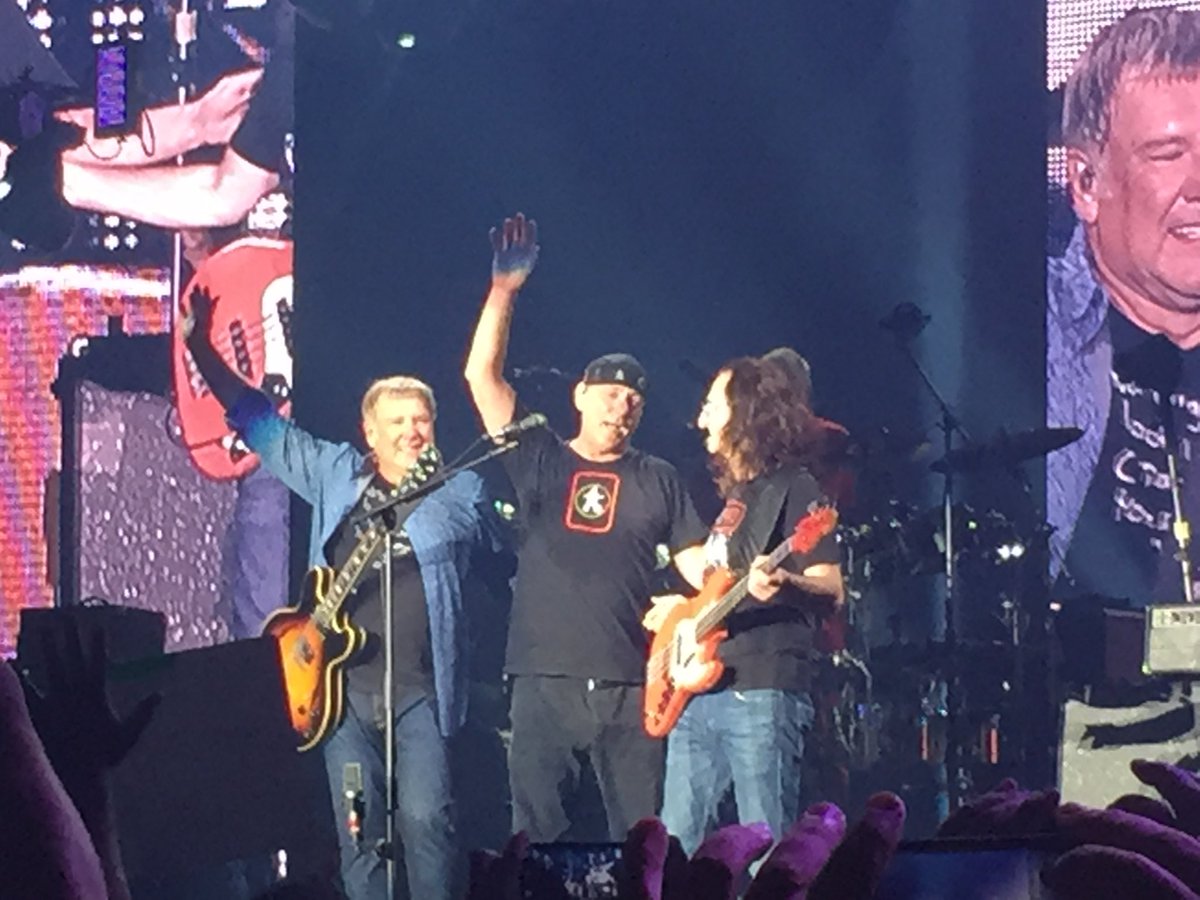 Dan Shuster tweet media