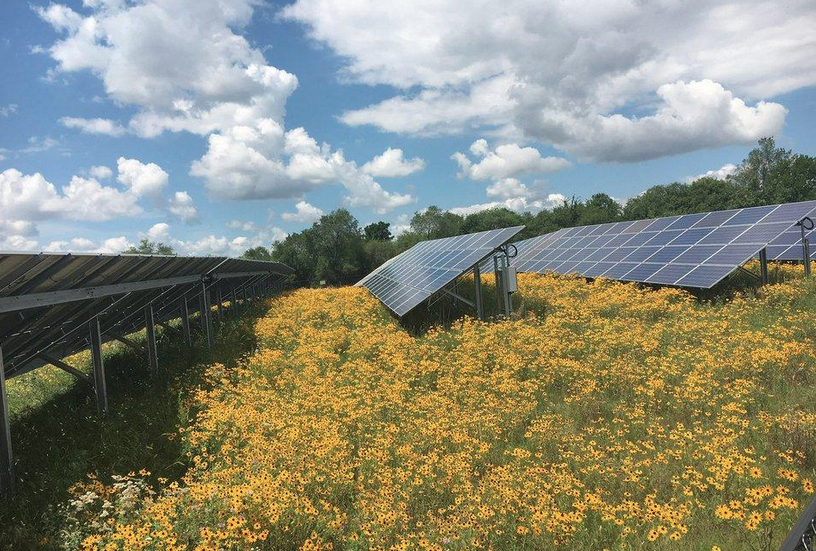 ERenovables's tweet photo. UNEF lanza el Concurso de Fotografía PHOTOvoltaica https://t.co/87xYqxFFAV a través de @ERenovables #SolarFotovoltaica #Autconsumo https://t.co/dYes4u85rl