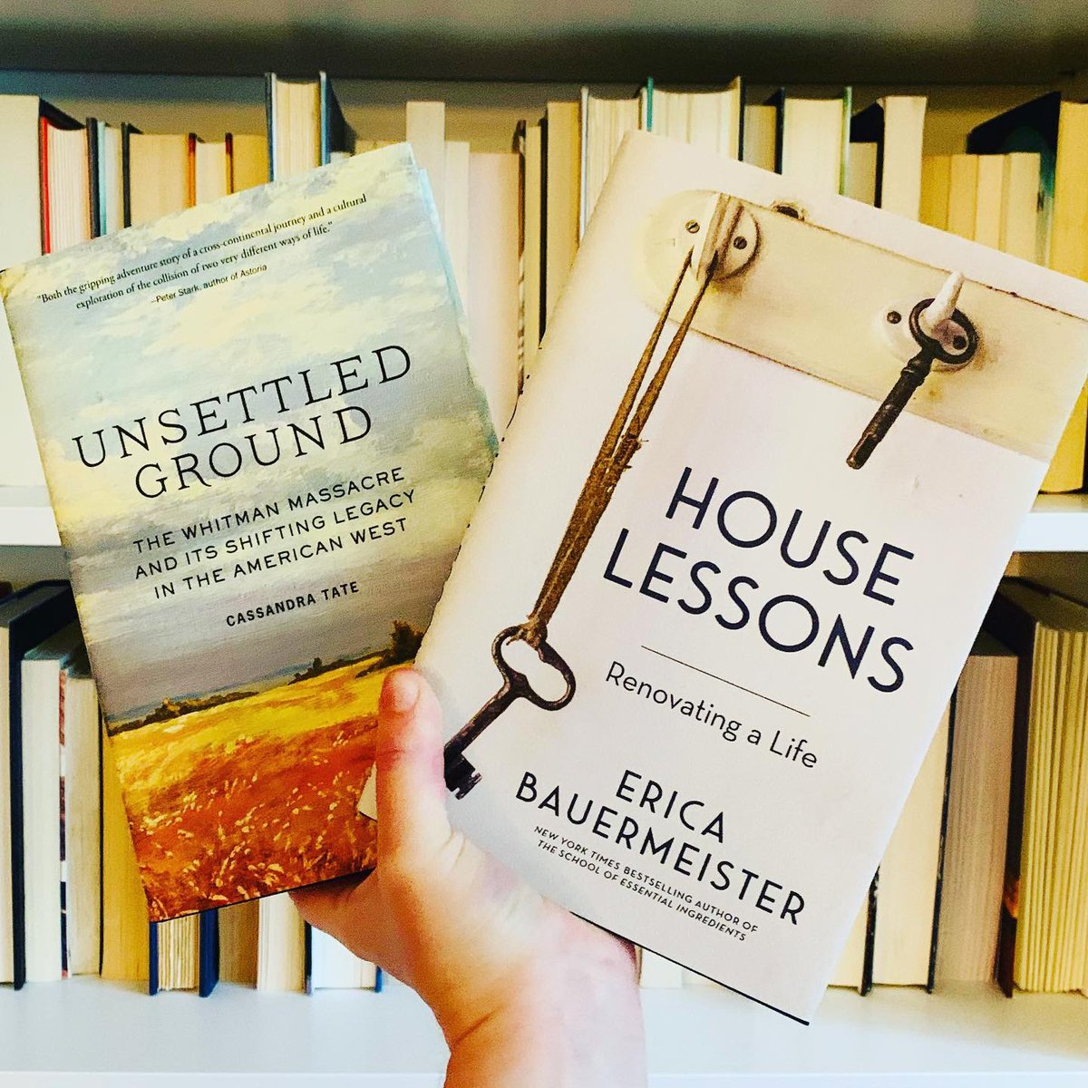 SasquatchBooks's tweet image. And the winners are... #SasquatchBooks and @lbfbooks have FOUR finalists for the 2021 #WaStateBookAwards🤩🎉 
📖 #HouseLessons by Erica Bauermeister is a Biography &amp;amp; Memoir finalist
📖 #UnsettledGround by Cassandra Tate is a General Nonfiction finalist