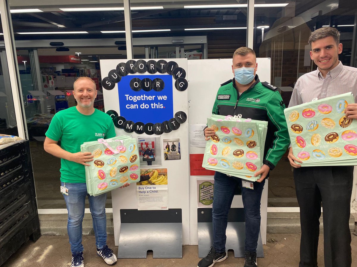 Massive thank you to <a href="/Tesco/">Tesco</a> (Lewes) for helping out <a href="/stjohnambulance/">St John Ambulance England</a> by donating a box of bags for life to support us supporting our volunteers delivering <a href="/BrightonMarathn/">Brighton Marathon Weekend</a> #stjohnpeople #EveryLittleHelps