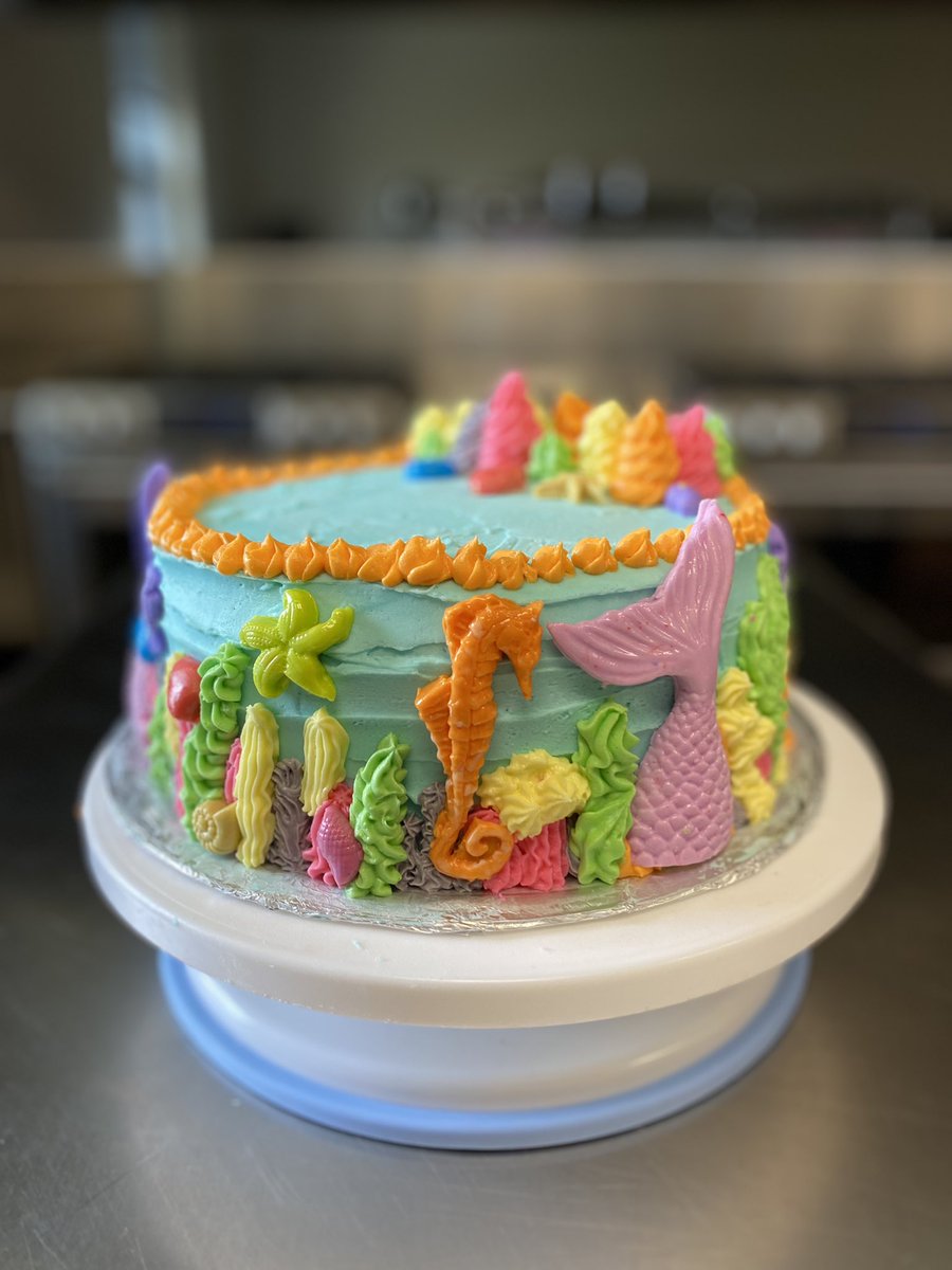 BakingWithTown's tweet image. Southeast’s Culinary Applications class finished their first job today - a mermaid themed birthday cake. #WichitaSEHS #wpsproud