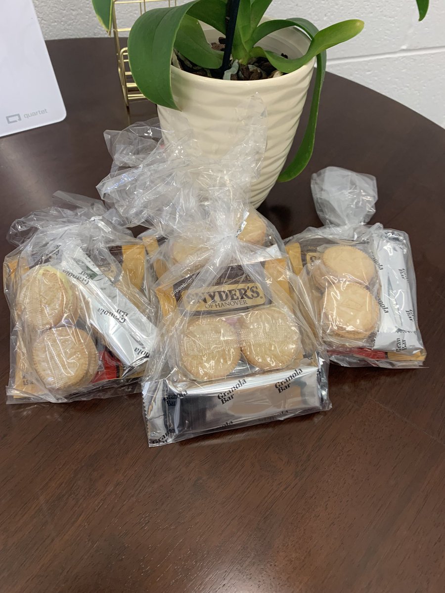 Thank to one of our parents for giving these sweet treats to the car rider staff for their hard work and efforts! How nice is that!?! We appreciate the thoughtfulness 😇 #bebrave #buildingthebestsps