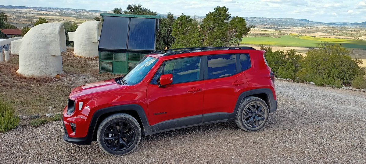 EmilioRey's tweet photo. Bautizando al bicho #jeepero #Renegade https://t.co/z6ebMxoUiF