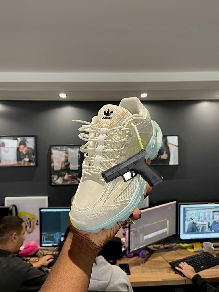 mac_kezz's tweet image. La elle flingue