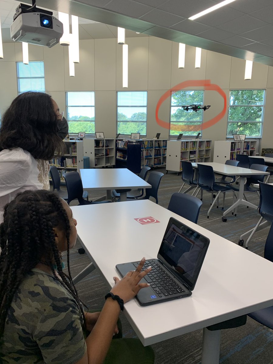 MrsQ_HMS's tweet image. I enjoyed having @MrsHeilhecker’s class in this morning for some coding #collaboration with our #codrones! #makerspace #gcisdlib