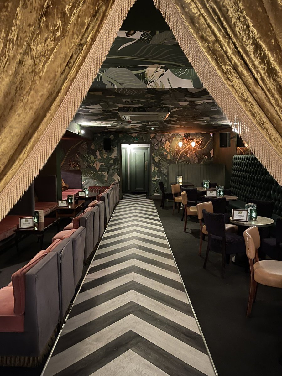 Open 5pm till 2am all weekend ✨ 
Plenty of space for walks in all weekend 
See you there 🕺