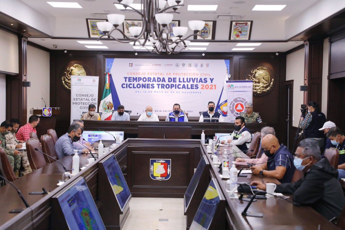 La SCT no reporta daños en el tramo carretero La Paz- Los Cabos. Sin embargo, se exhorta a la población a evitar salir a carretera por el riesgo de deslaves y corridas de arroyos. 
Sigamos con las recomendaciones de protección civil hasta que la contingencia por #Olaf haya pasado