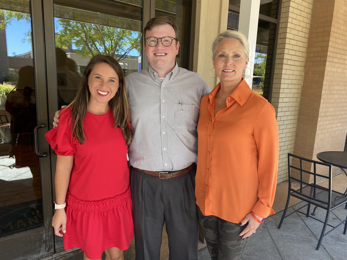 EpilepsyMS's tweet photo. Great brainstorming meeting this week! Who wants Mississippi to pass a #SeizureSafeSchools bill next year? Email us at mississippi@efa.org to find out how to get involved in this advocacy effort! 👏🏽 https://t.co/rdpzBmHQrY