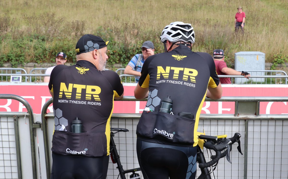 NikProwse's tweet photo. #TourofBritain2021
#Gatehead
Fantastic to see the #TourofBritain coming in at the Angel of the North after a day tackling the hills of the North Pennines
#cycling https://t.co/8rJLrd0jS8