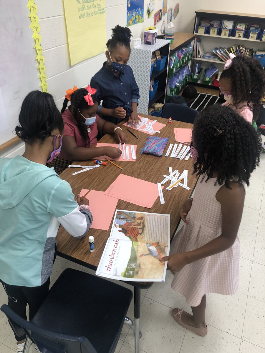 mrslevy161's tweet photo. I was super impressed with the conversations these 3rd graders were having about sequencing the events in a story. #d161learns #levylearners #sequenceofevents #teamwork #proudteacher https://t.co/8U2dOPx7iY