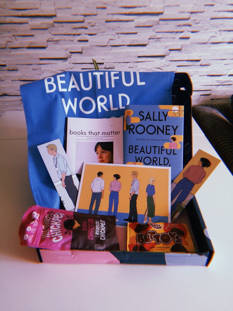 She's here and she's beautiful!
#BWWAY <a href="/booksthatmatter/">Stories That Matter</a> <a href="/FaberBooks/">Faber Books</a>