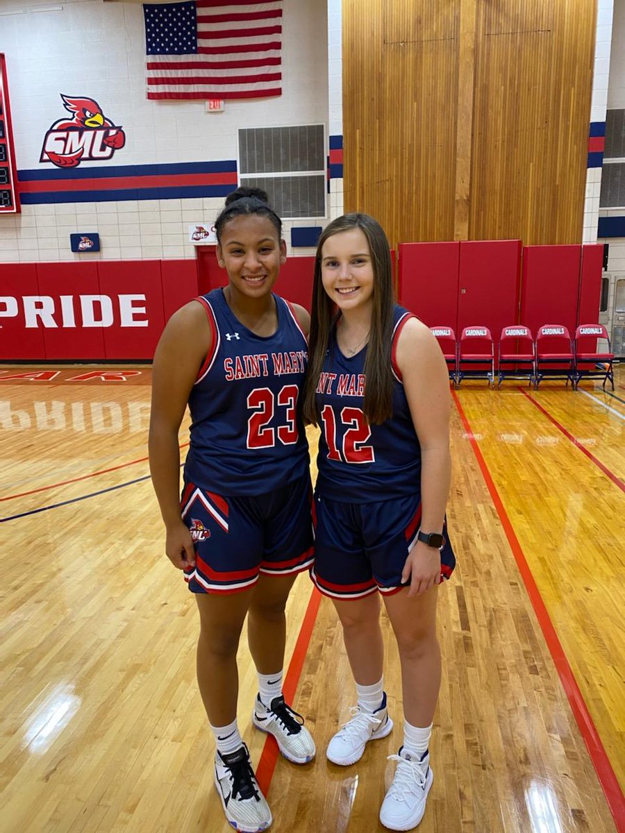 saintmarys_wbb's tweet image. Yesterday we had our big media day. Website headshots along with individual and team photos. Great to see this group in unis! #60days