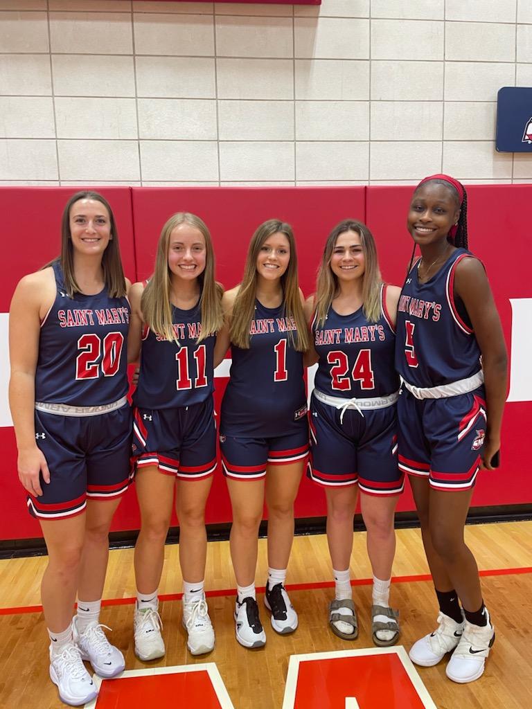 saintmarys_wbb's tweet image. Yesterday we had our big media day. Website headshots along with individual and team photos. Great to see this group in unis! #60days
