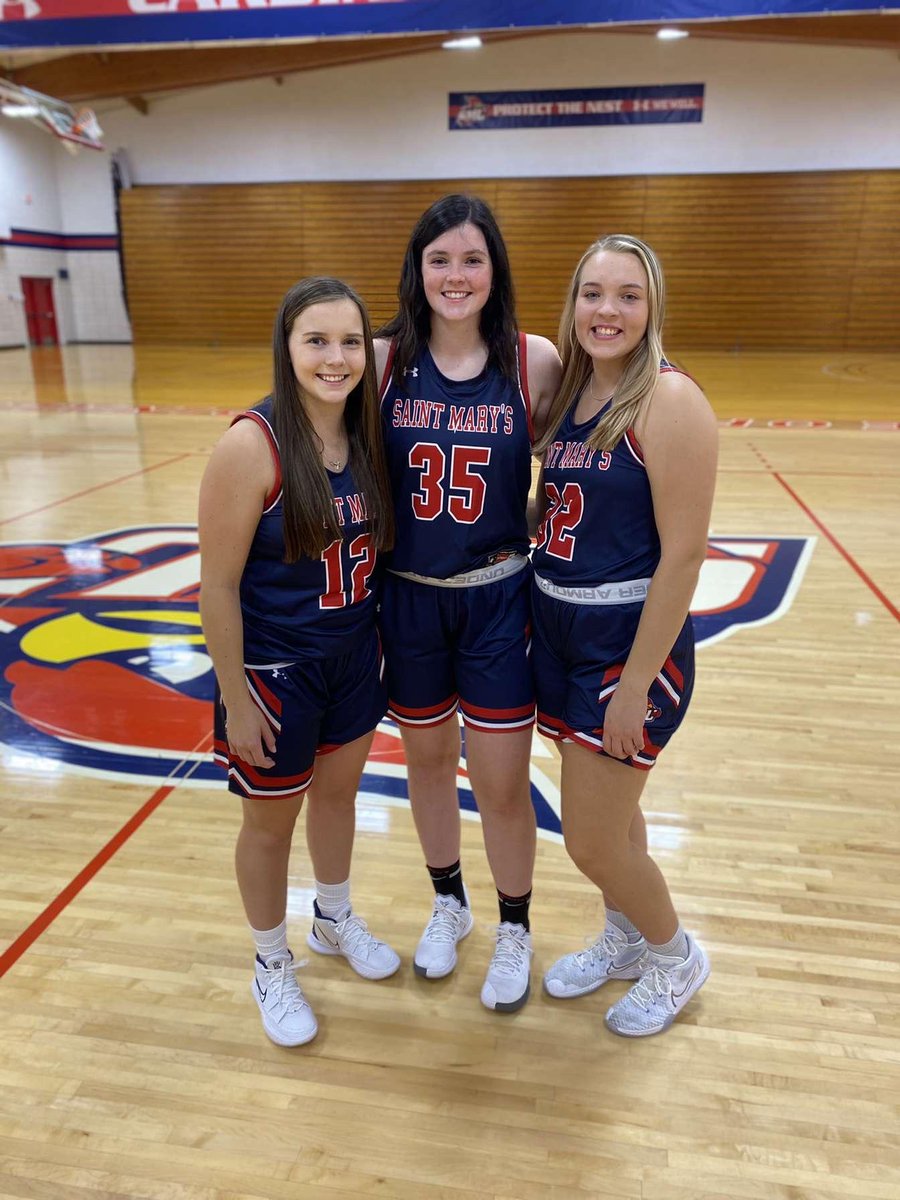saintmarys_wbb's tweet image. Yesterday we had our big media day. Website headshots along with individual and team photos. Great to see this group in unis! #60days
