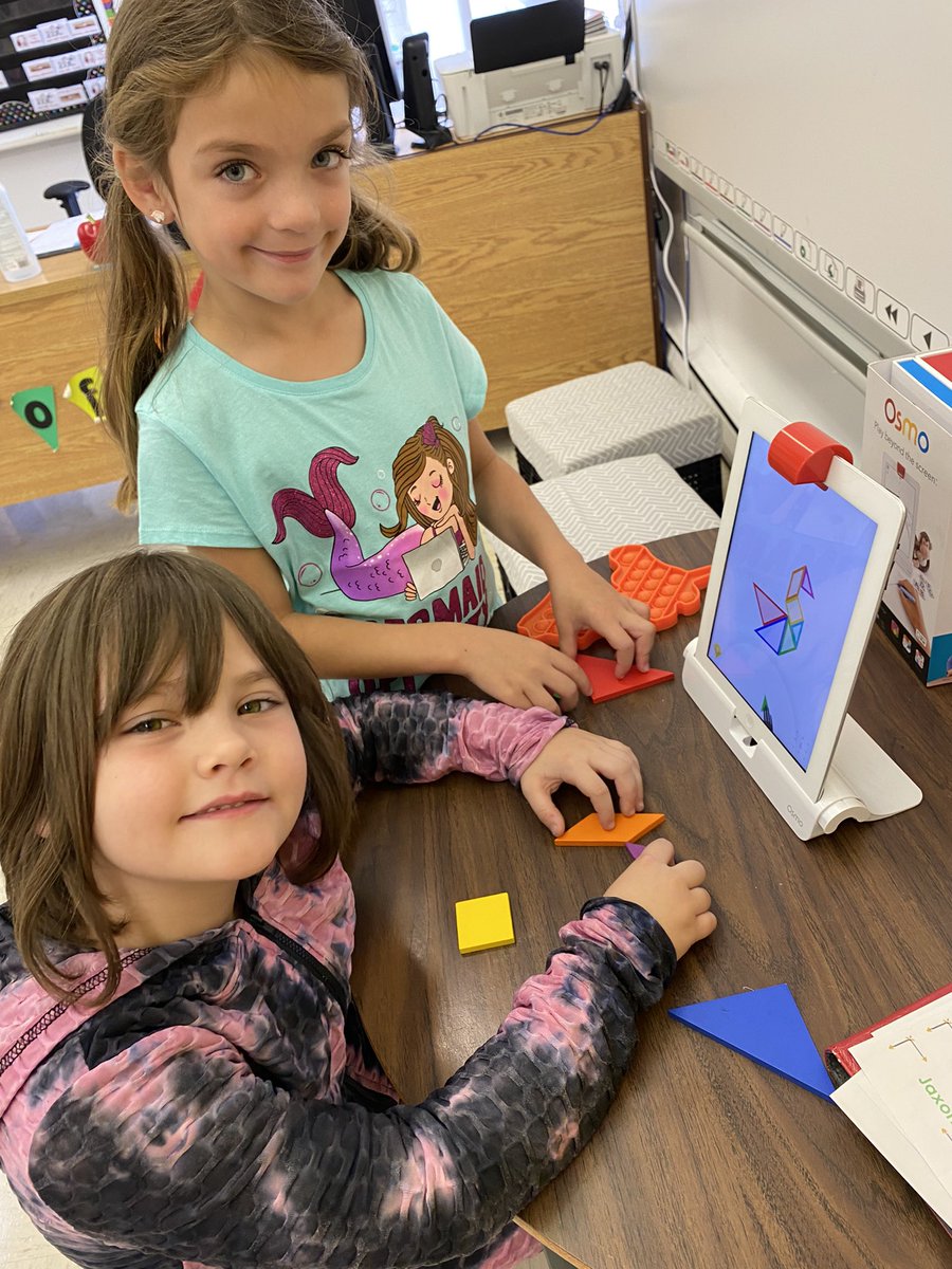 msmelissacoffey's tweet image. Osmo for the win for Friday fun @FatimaAcademy