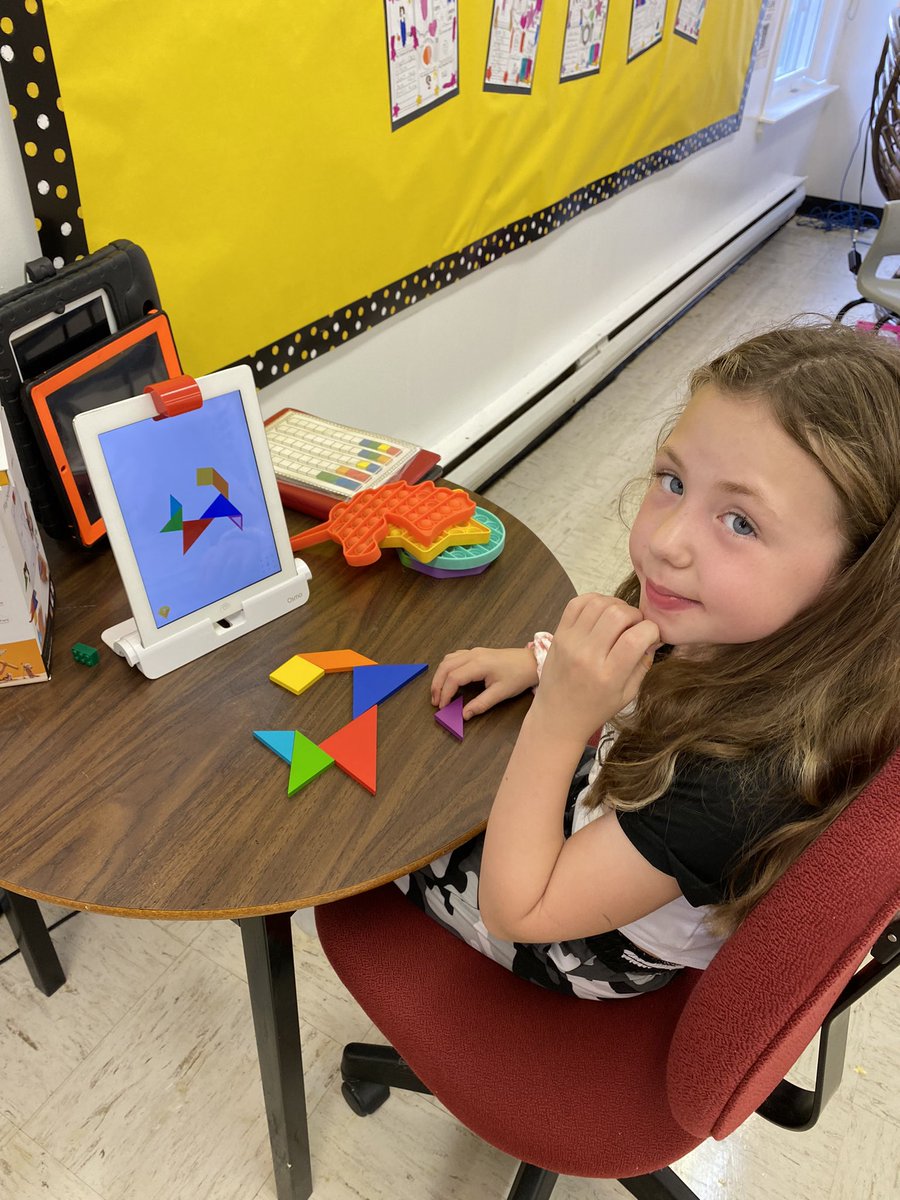 msmelissacoffey's tweet image. Osmo for the win for Friday fun @FatimaAcademy