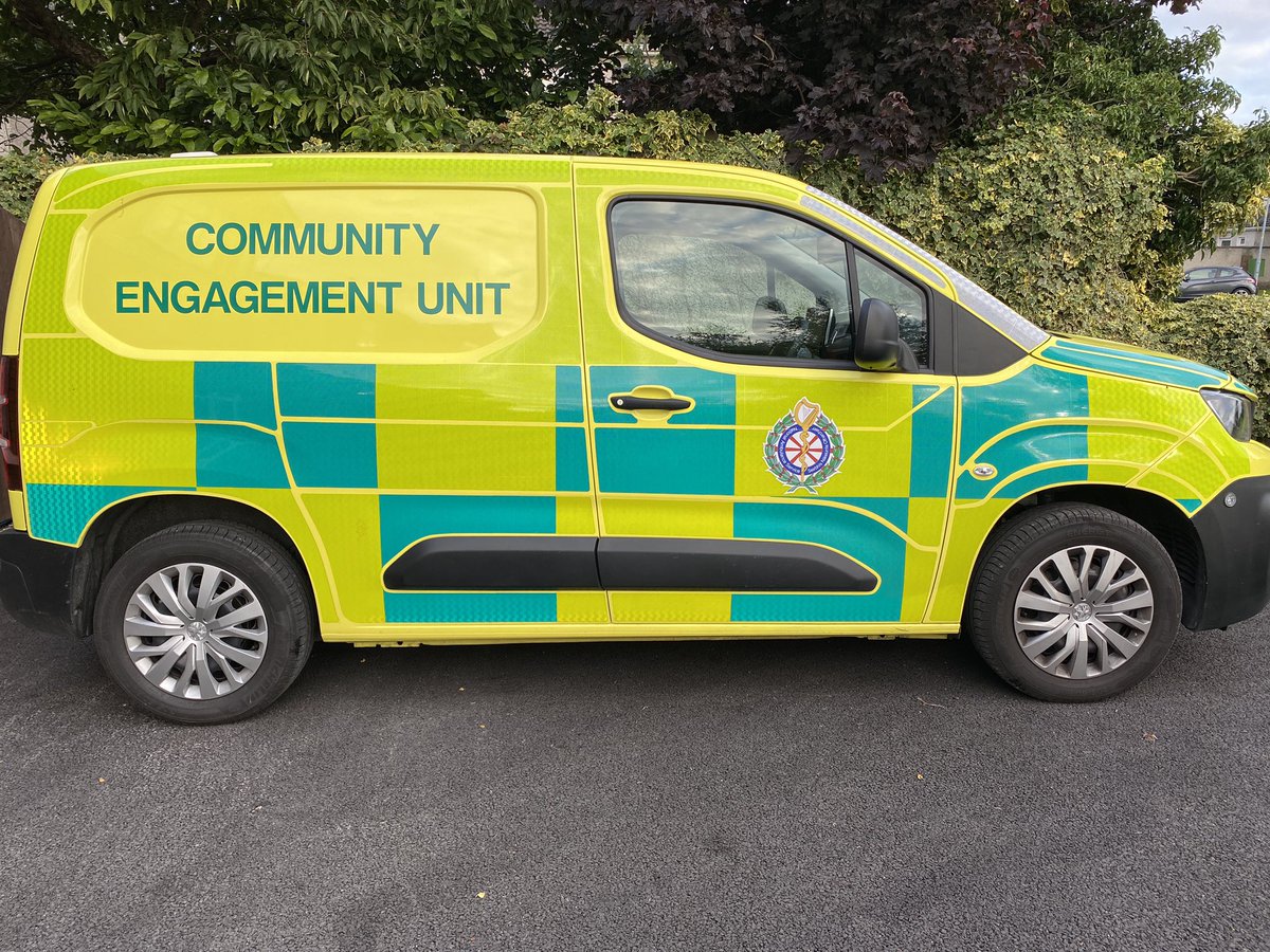 ARoss_NASNL_CEO's tweet photo. Welcome to the Community First Responders scheme @FourDistricts who went live with @AmbulanceNAS yesterday. Responding to life threatening cardiac emergencies in their communities of Rathcoole, Saggart, Citywest and Newcastle Co.Dublin. @GerODea_NAS_CEM @Paulgallen7 @DarrylCoen https://t.co/LggpGfC02p