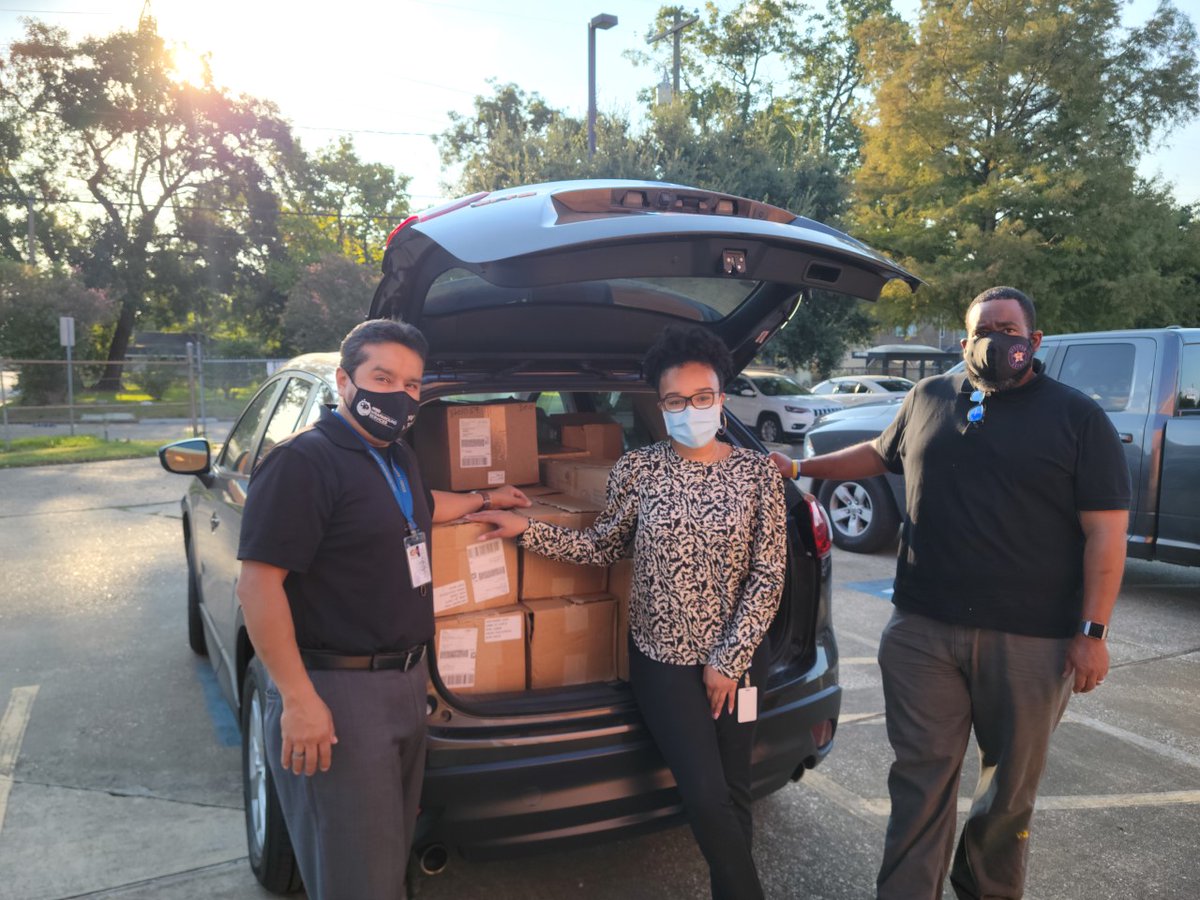 LibertyHS_HISD's tweet image. ALL IN providing respect for students &amp;amp; teachers, going beyond with supplies to support education &amp;amp; social/emotional needs.  Journals provided to students through @LibertyHS_HISD  English dept. Thank you Candace, Charles &amp;amp; Francisco for the muscles!!
