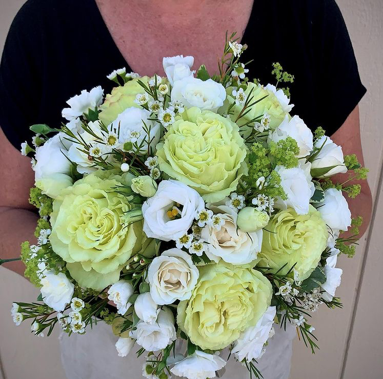 BayState_Flower's tweet photo. Team work makes the dream work 🤝

We're happy to help @fblflorist and collaborate with @fallriverfloristsupplyco after hearing DVFlora had substantial damage after being hit by a tornado. Our great teamwork made the impossible possible.

The floral designs turned out gorgeous... https://t.co/s8XK3uCp5A