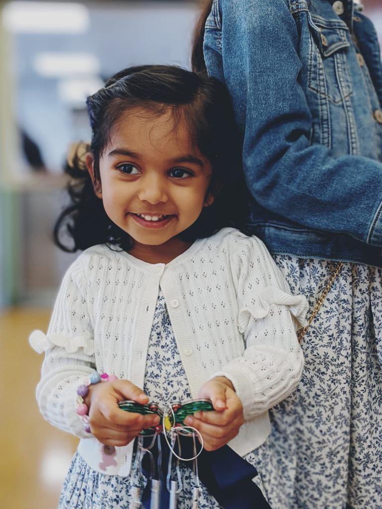 AnnaGearyTV's tweet photo. Also @itvlondon tonight…
This gorgeous little girl needs a stem cell donor IN THE NEXT FORTNIGHT.
The family of 4 year-old Esha Nadeswaran are urging members of the South Asian community to get tested to see if they might be the match that saves her life.
@For_Esha #ForEsha 📺 https://t.co/f2vApgBnVD