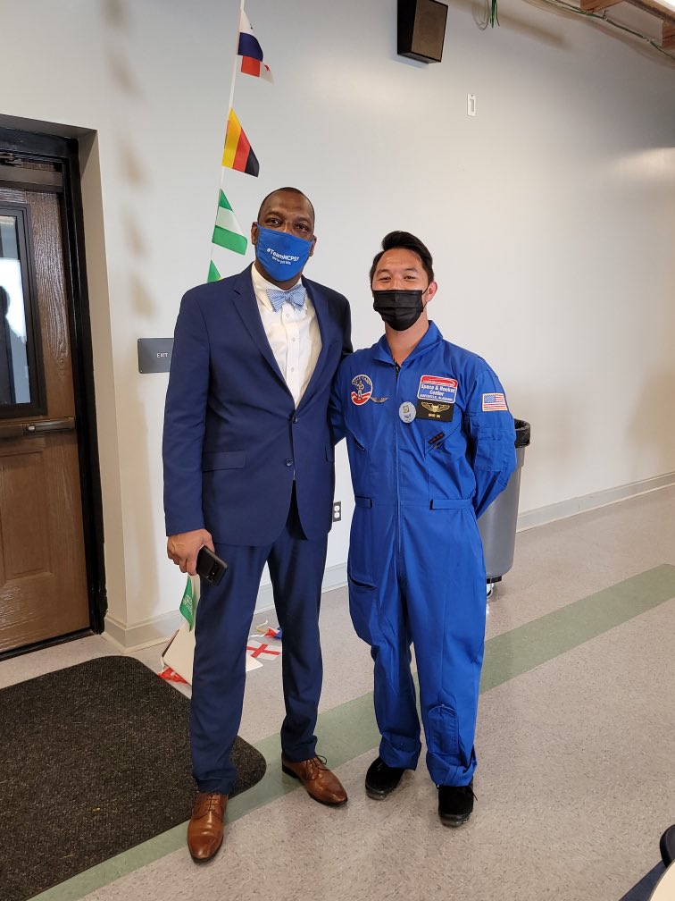 Chresal Threadgill (@threadgillmcpss) on Twitter photo True leadership: Never saying “That’s not my job” and always going above and beyond to give students what they need. Well done, Mr. David Dai! <a href="/MobilePublicSch/">MobilePublicSchools</a> <a href="/BartonAcademy/">Barton Academy for Advanced World Studies</a> True leadership: Never saying “That’s not my job” and always going above and beyond to give students what they need. Well done, Mr. David Dai! <a href="/MobilePublicSch/">MobilePublicSchools</a> <a href="/BartonAcademy/">Barton Academy for Advanced World Studies</a>