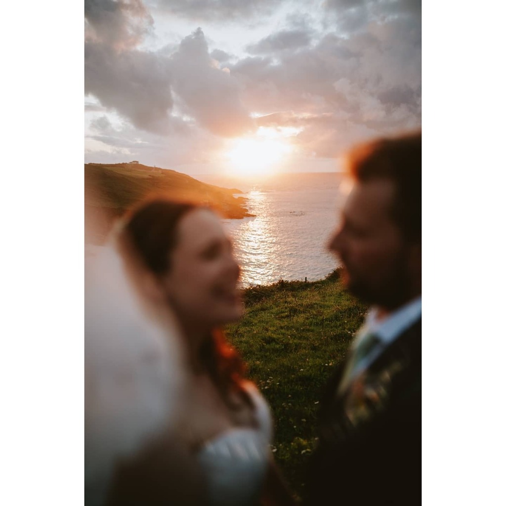stevenprebble's tweet photo. A  D I F F E R E N T  P E R S P E C T I V E 
.
As we are getting later into summer and earlier into autumn, Cornwall has been blessed with some absolutely gorgeous sunsets. 
.
While I pride myself on capturing genuine and candid emotions with my couples, I feel it's importan… https://t.co/gOaLLCnx3v