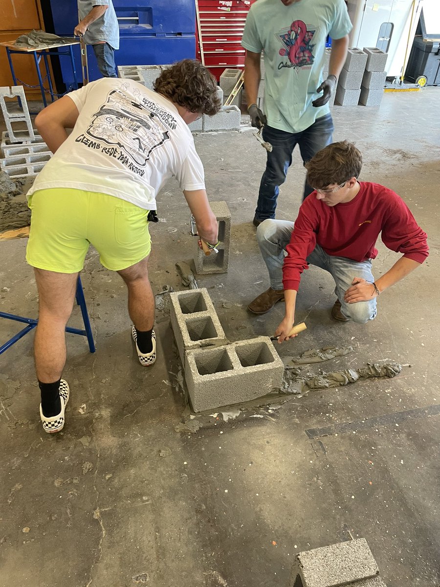 FHSconstruction tweet media
