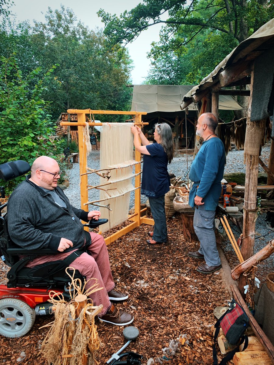We were very happy to have a visit from master weaver Ashleigh Slater and master crafter Lorraine Welsh today to help us iron out a few problems with the two beam loom, bringing us a step nearer to understanding our 2,500 year old textile fragment.

#letsgetweaving