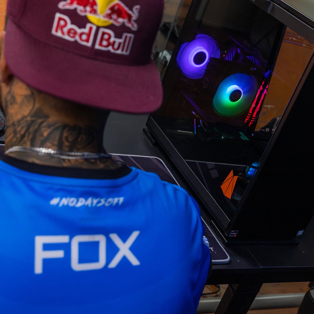 Já viste todos os descontos que temos para ti no nosso website? 🤩
👉 Faz como os <a href="/Offset_Esports/">OFFSET Esports</a> e equipa o teu setup gaming com os melhores dispositivos e acessórios ao melhor preço! Do que esperas? 

store.tsunami.pt

#Waveoftechnology